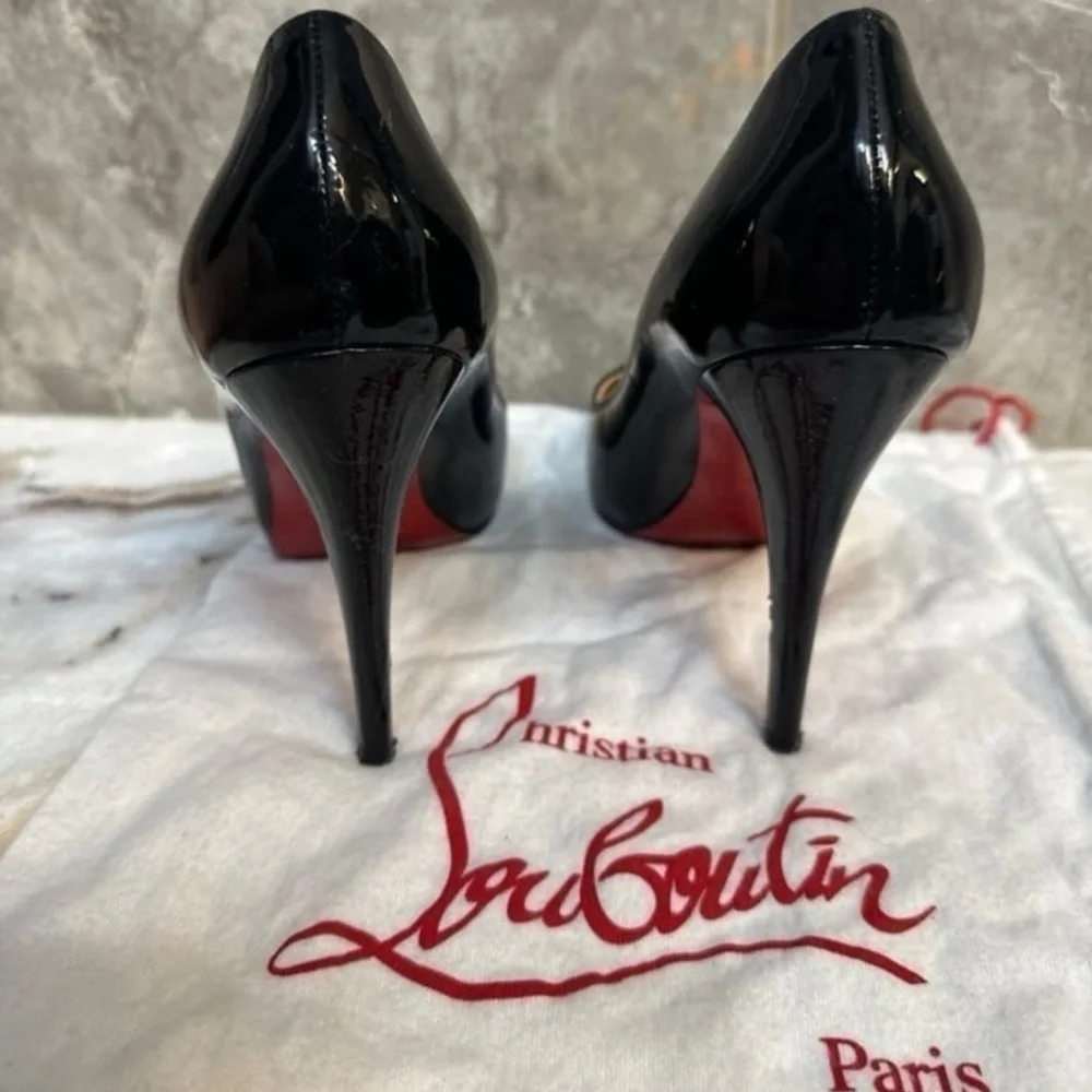 Christian Louboutin Very Privé Black Patent Leather Peep Toe Pumps - Picture 8 of 8